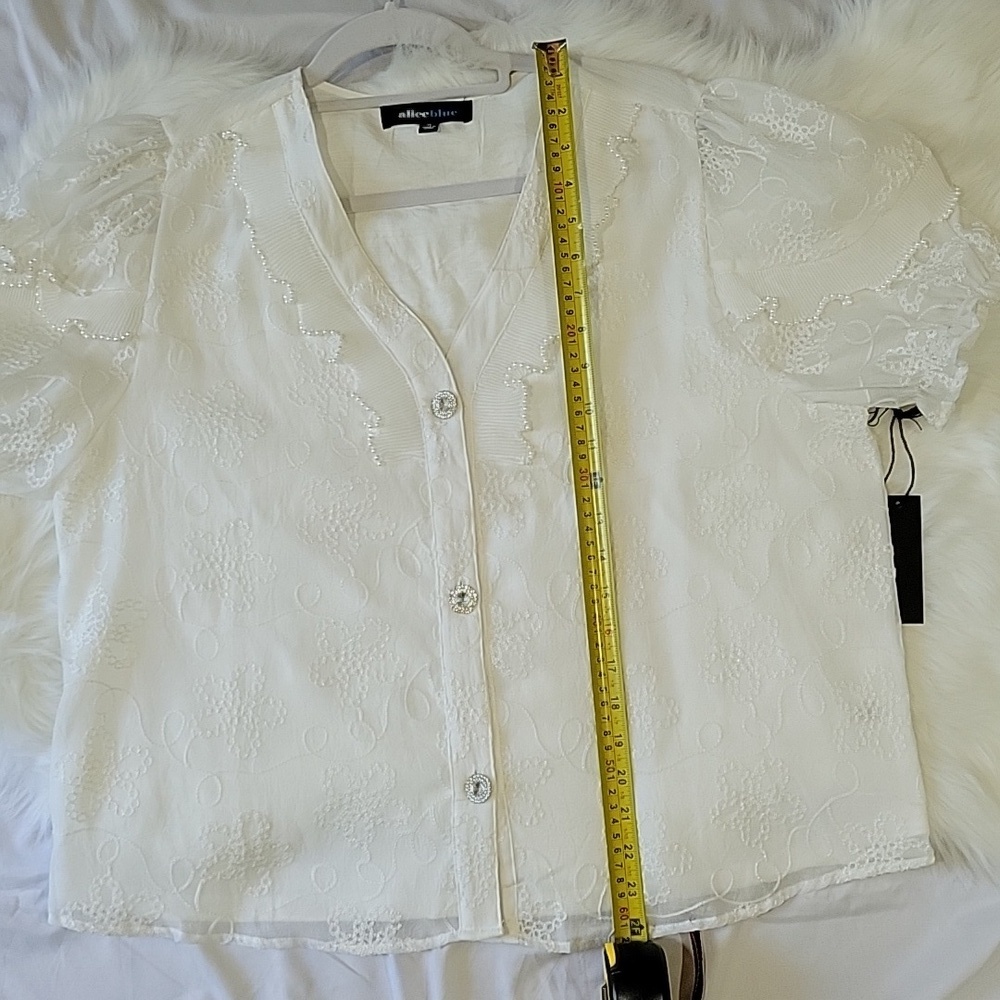 Women's White Lace Top - Picture 13 of 16